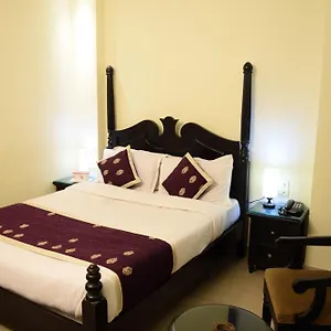 3* Hotel Capital O Moti Mahal